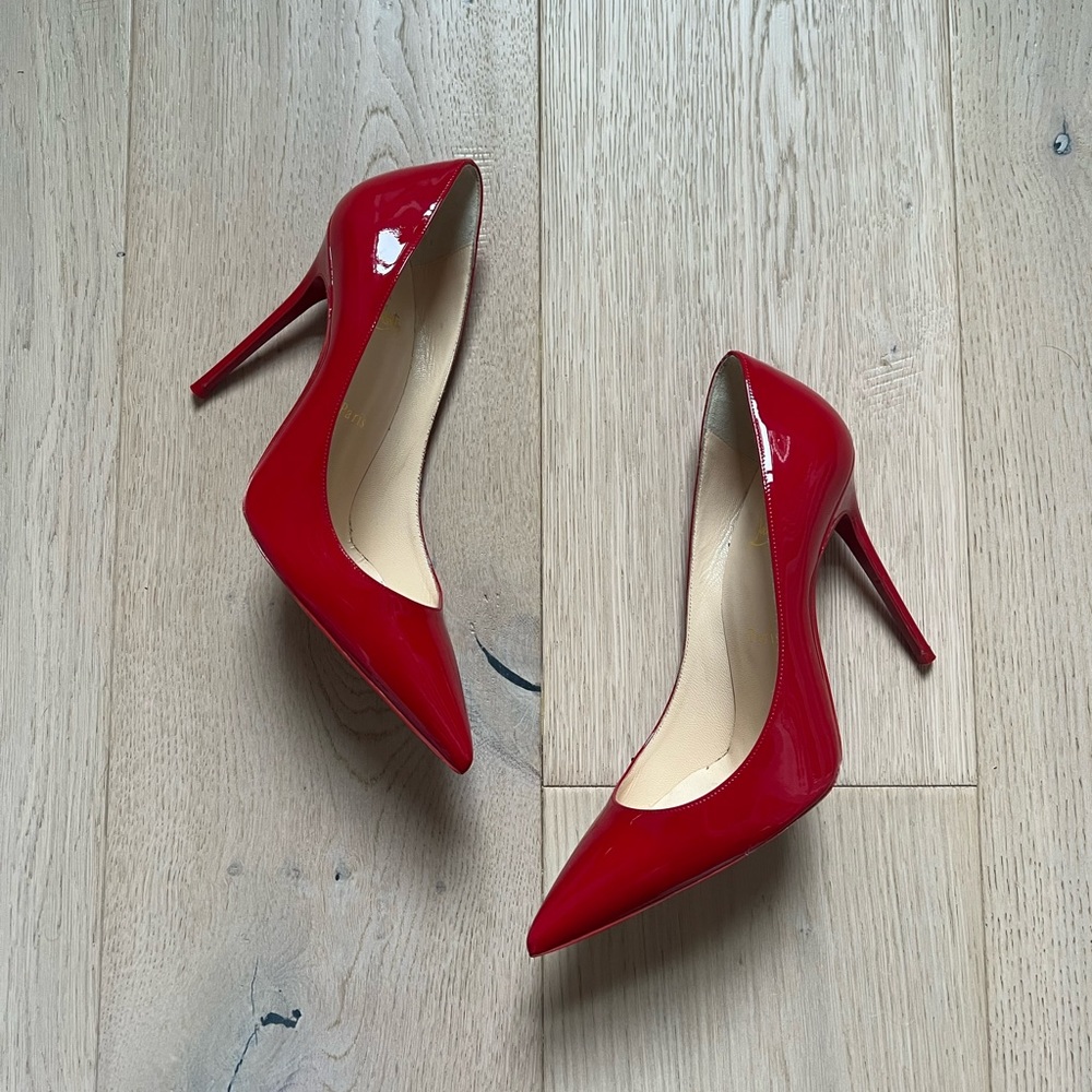 Decollate Louboutin HOT RED LIKE NEW